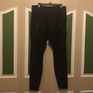 Athleta High Traverse Tight